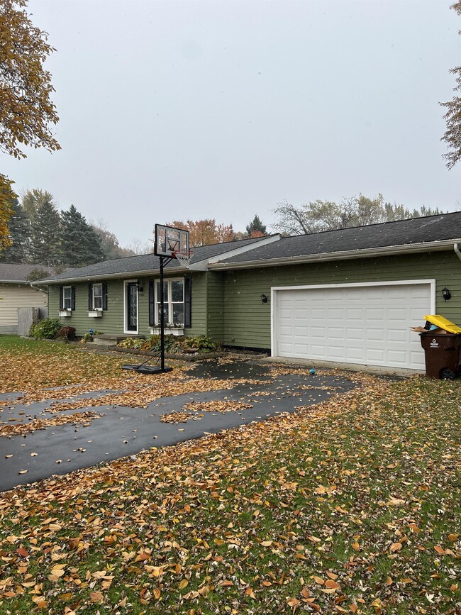3315 County Line Rd in East Lansing, MI - Building Photo - Building Photo