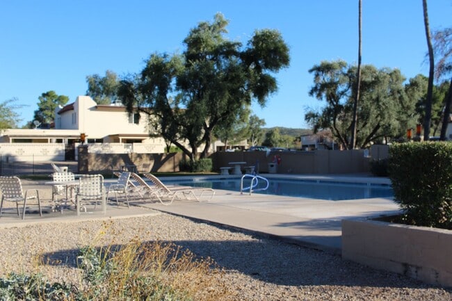 756 E Joan D Arc in Phoenix, AZ - Building Photo - Building Photo