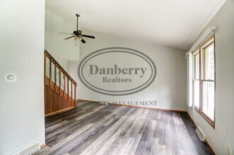 3164 Kylemore Rd in Toledo, OH - Building Photo - Building Photo