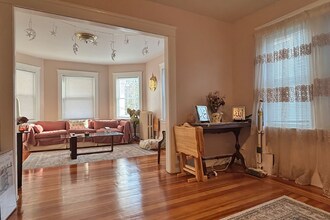 68 Duncan Ave in Providence, RI - Foto de edificio - Building Photo