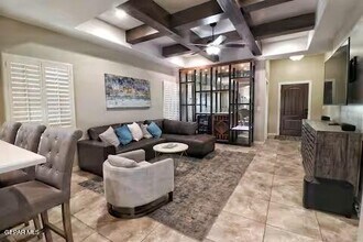 6085 Stone Wash St in El Paso, TX - Foto de edificio - Building Photo