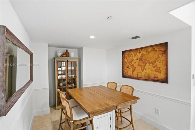 350 S Miami Ave, Unit 1205 in Miami, FL - Foto de edificio - Building Photo