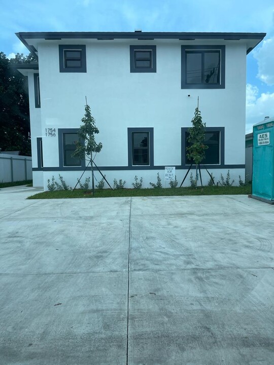 1756 NW 69th Terrace in Miami, FL - Building Photo