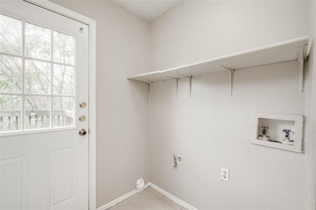 5503 Spring Meadow Rd in Austin, TX - Building Photo - Building Photo