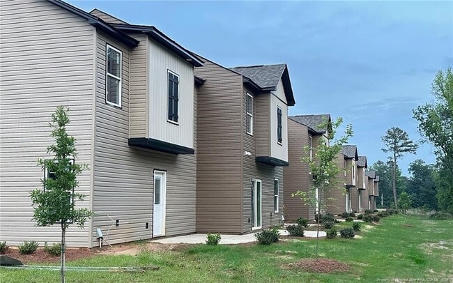 1153 Elk Knob Trl in Fayetteville, NC - Building Photo - Building Photo