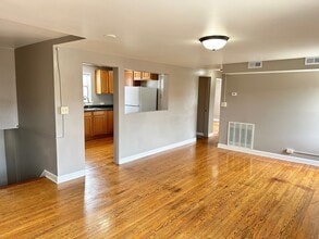 104 E Sumner St in Harvard, IL - Building Photo - Building Photo
