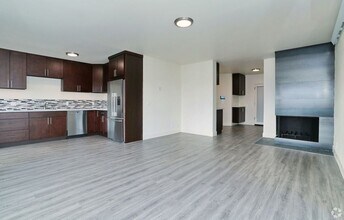 2468 6th Ave N in Seattle, WA - Building Photo - Building Photo