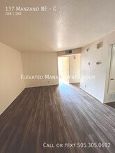 137 Manzano St NE in Albuquerque, NM - Foto de edificio - Building Photo