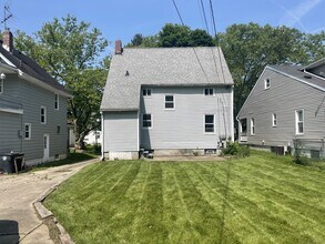 1353 Grant St in Akron, OH - Building Photo - Building Photo