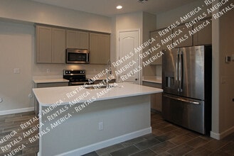 3725 E Catalina Dr in Phoenix, AZ - Foto de edificio - Building Photo