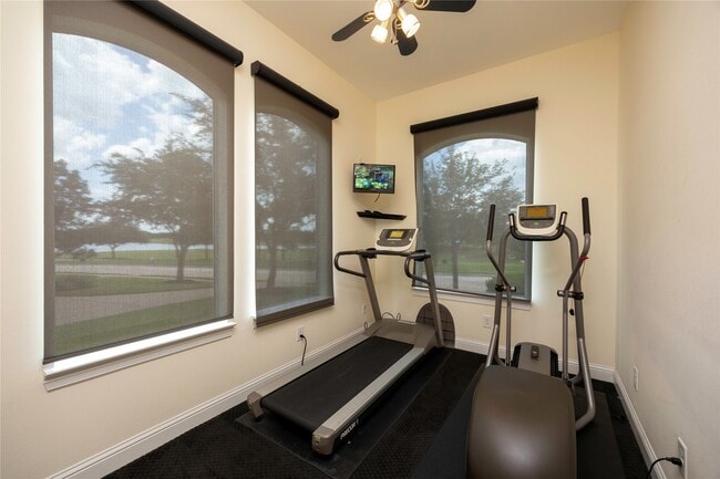 25207 Springwood Lake Dr