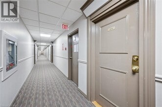 35 Green Valley Dr in Kitchener, ON - Building Photo - Building Photo