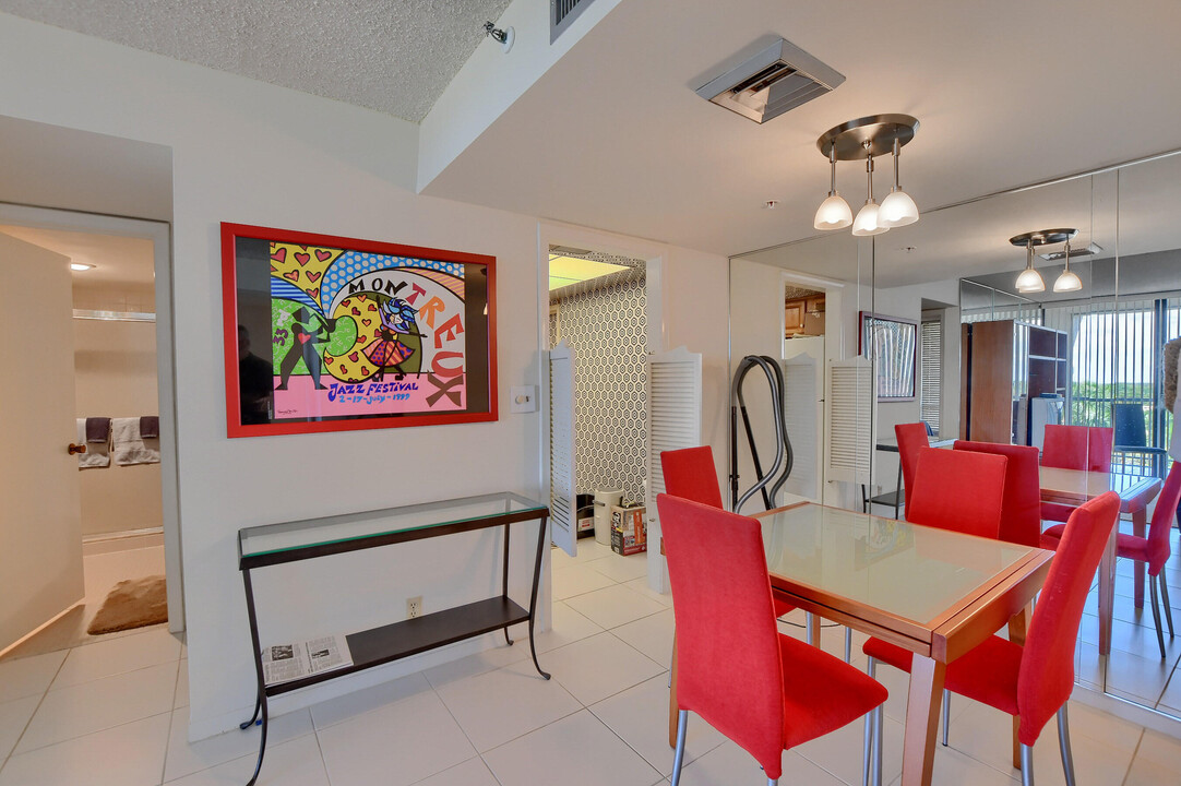 7754 Lakeside Blvd in Boca Raton, FL - Building Photo