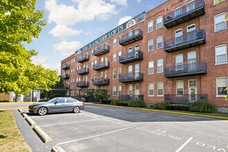 55 S Harding St in Indianapolis, IN - Foto de edificio - Building Photo