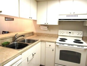 4632 Ringwood Meadow in Sarasota, FL - Building Photo - Building Photo
