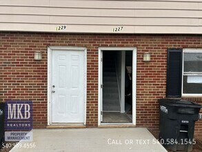 1227 Ruddell Rd in Vinton, VA - Building Photo - Building Photo