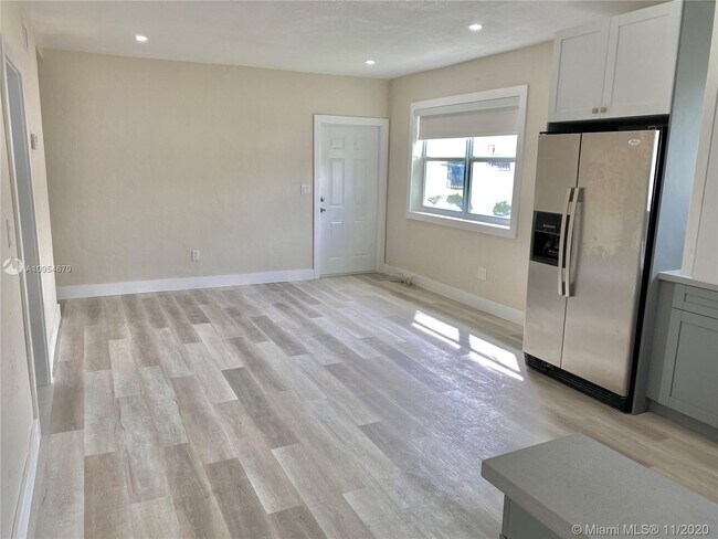 1147 NE 113th St in Miami, FL - Building Photo - Building Photo