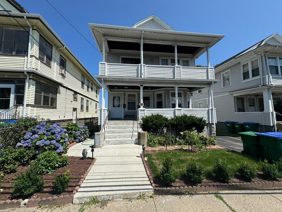 151 Middlesex Ave in Medford, MA - Foto de edificio