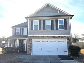 5241 Goshawk Dr in Hope Mills, NC - Building Photo