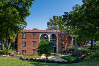 The Magnolia in Chesterfield, MO - Building Photo - Building Photo