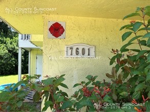 7601 35th St N-Unit -B in Pinellas Park, FL - Foto de edificio - Building Photo