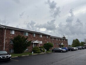 River Bend Apartments in Toledo, OH - Foto de edificio - Building Photo
