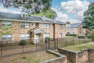 Cooper-Young Apartments in Memphis, TN - Building Photo - Building Photo