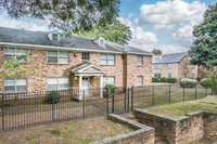 Cooper-Young Apartments in Memphis, TN - Foto de edificio - Building Photo