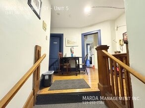 3060 Sandwich St. in Windsor, ON - Building Photo - Building Photo