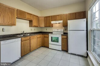 2018 Cooper Point Ct in Odenton, MD - Building Photo - Building Photo