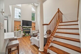 46 Mayflower Dr in Bernards, NJ - Building Photo - Building Photo