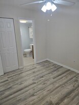 4721 NW 7th St in Miami, FL - Building Photo