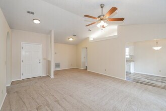 3176 Chads Ct in Green Cove Springs, FL - Building Photo - Building Photo