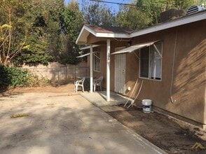 122 Highland Dr in Bakersfield, CA - Building Photo - Building Photo