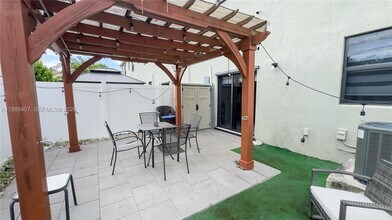 3318 W 106th Terrace in Hialeah, FL - Building Photo - Building Photo