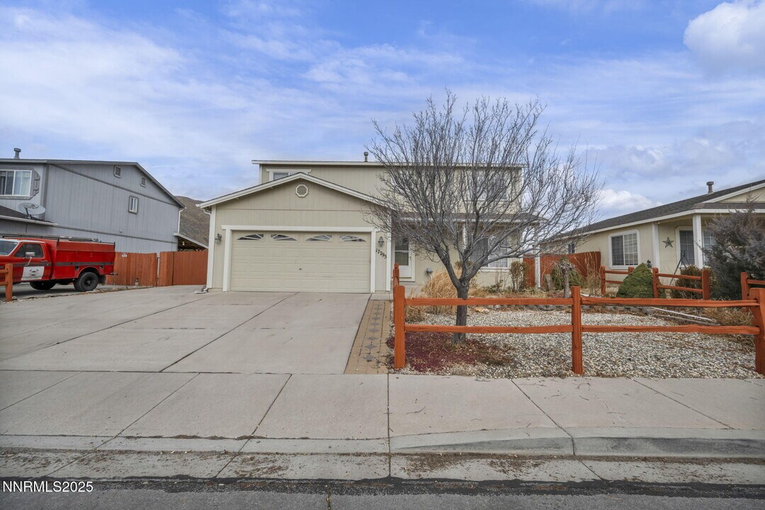 17795 Oakview Ct in Reno, NV - Building Photo