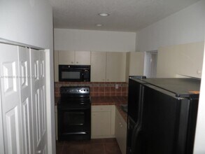 4119 NE 25th Ct in Homestead, FL - Foto de edificio - Building Photo