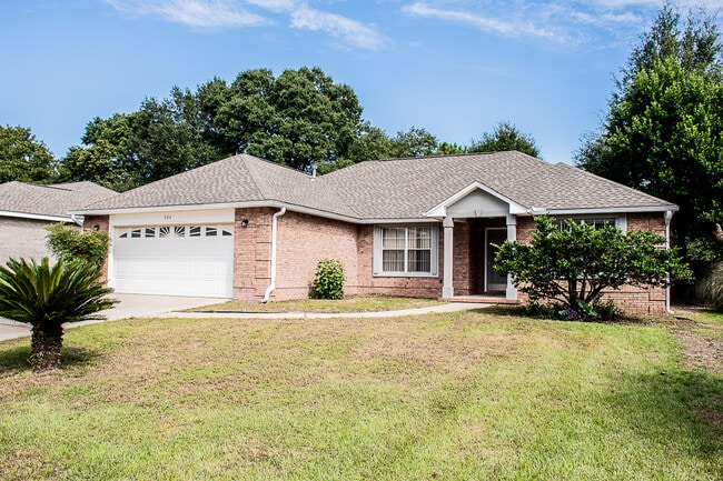 522 Risen Star Dr in Crestview, FL - Building Photo - Building Photo