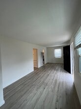 2022 Pomona Ave in Costa Mesa, CA - Building Photo - Building Photo