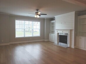 5192 Parkwood Dr in Flowery Branch, GA - Building Photo - Building Photo