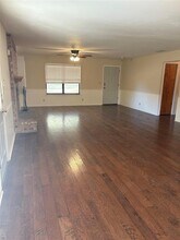 12421 Lowden Ln in Manchaca, TX - Building Photo - Building Photo