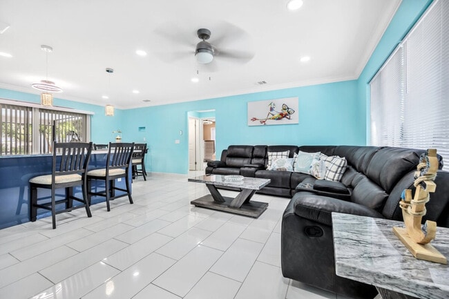 3691 NW 5th Ave in Oakland Park, FL - Building Photo - Building Photo