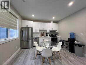 917 McKay Ave in Windsor, ON - Building Photo - Building Photo