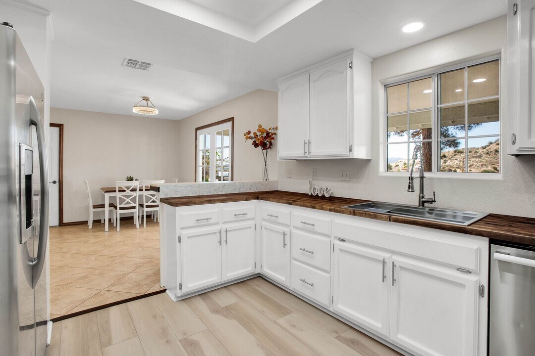 5816 Buena Suerte Rd in Yucca Valley, CA - Building Photo