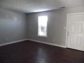 925 Altamont Ct in Versailles, KY - Building Photo - Building Photo