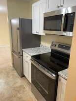 57 Westridge Rd in New London, CT - Building Photo