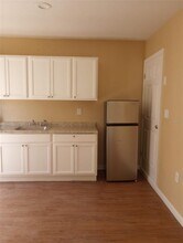 10408 N WOODMERE Rd-Unit -2 in Tampa, FL - Building Photo - Building Photo