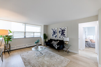 165 Ontario in St Catharines, ON - Building Photo - Interior Photo