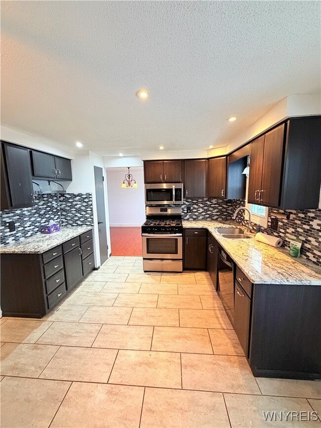 property at 79 E Toulon Dr