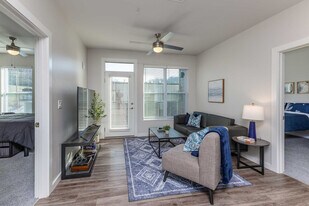 2746 Central Pkwy in Cincinnati, OH - Building Photo